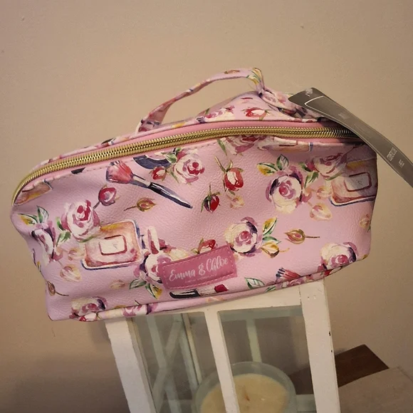 Emma&Chloe & E.l.f., NWT, Cosmetic Case & Travel Brush Set - Picture 4 of 8